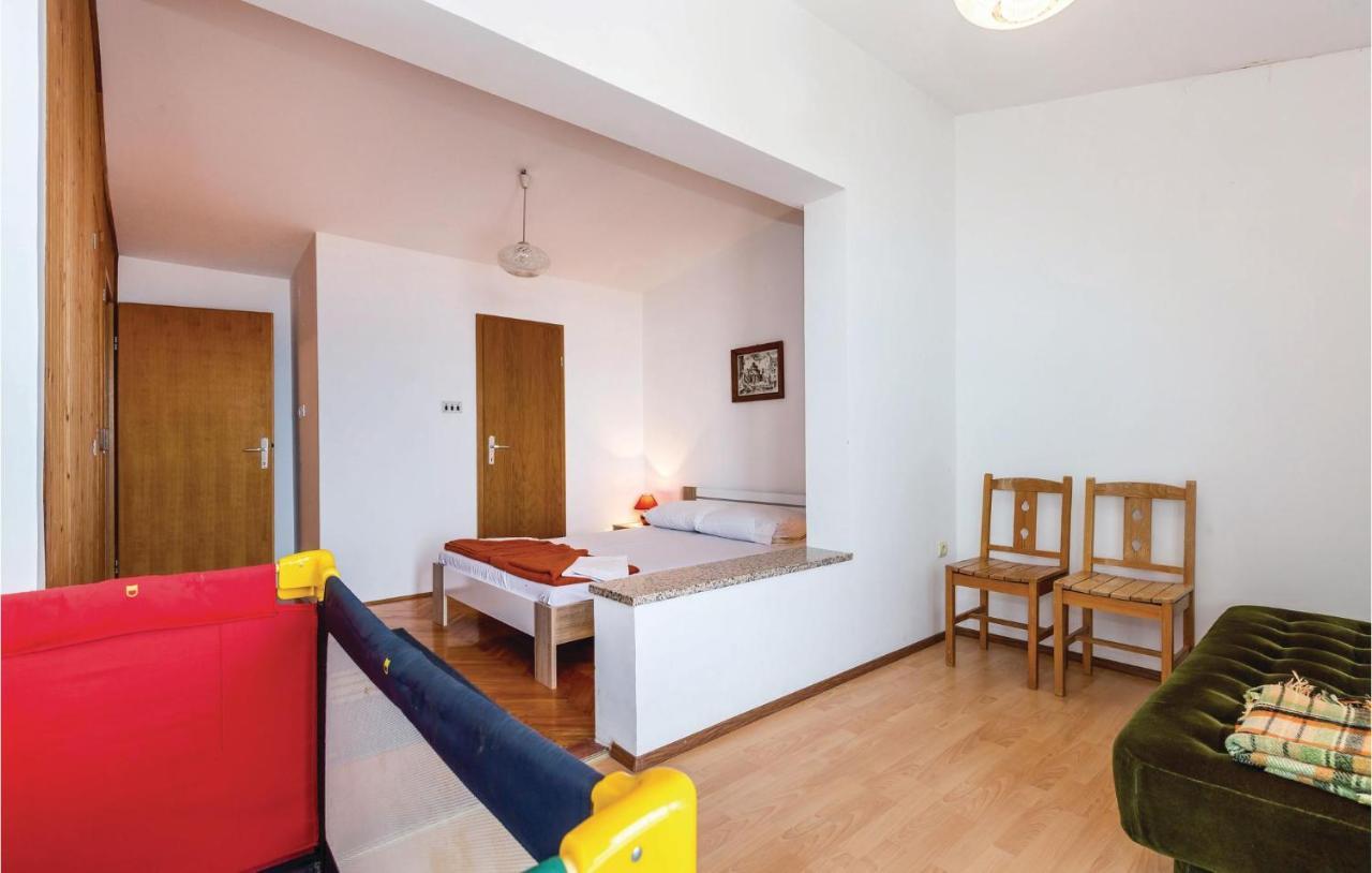 Cozy Apartment In Novi Vinodolski With Kitchen 外观 照片