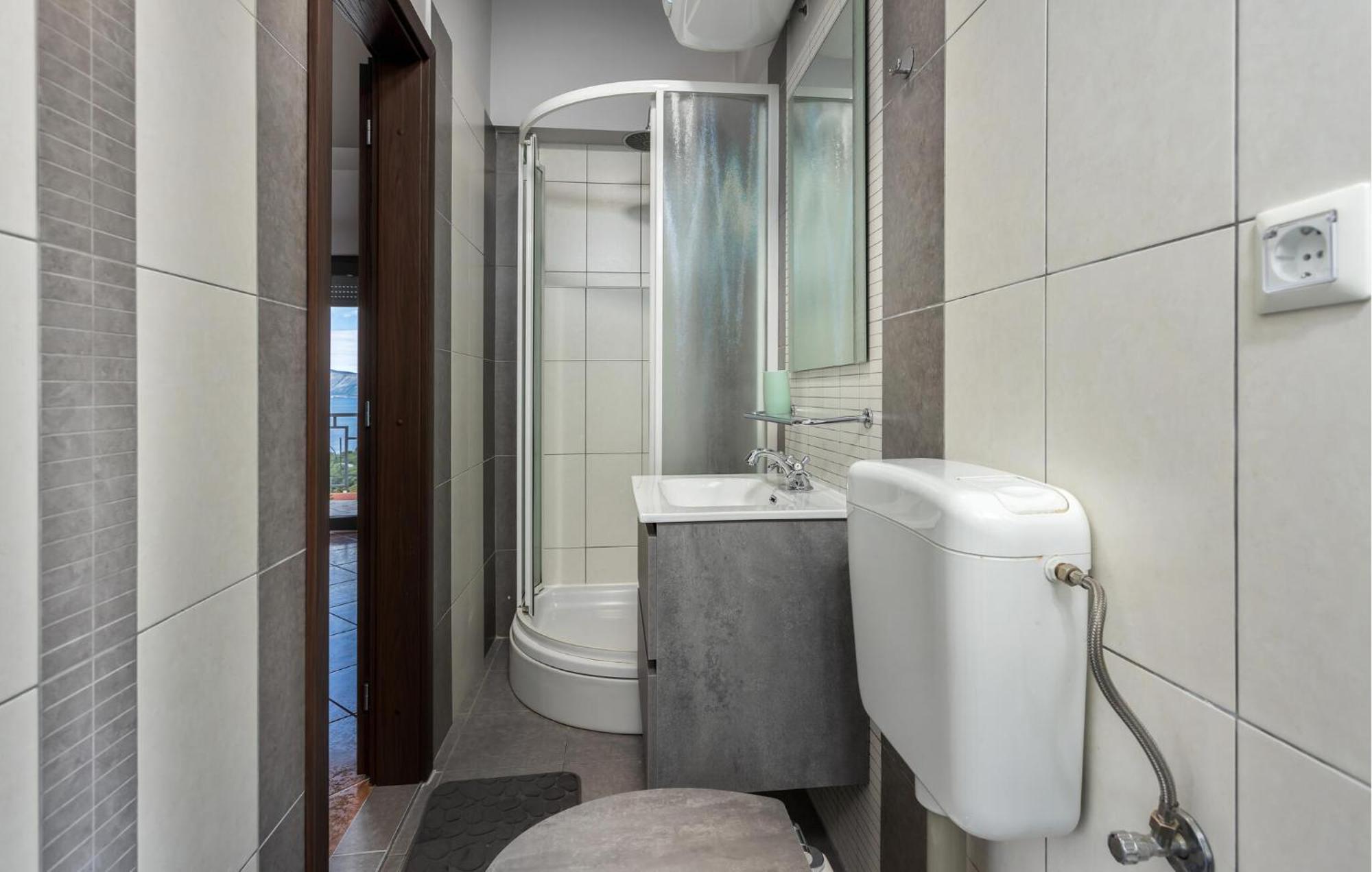 Cozy Apartment In Novi Vinodolski With Kitchen 外观 照片