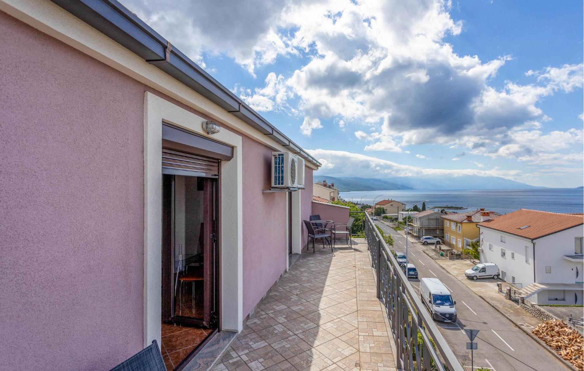 Cozy Apartment In Novi Vinodolski With Kitchen 外观 照片